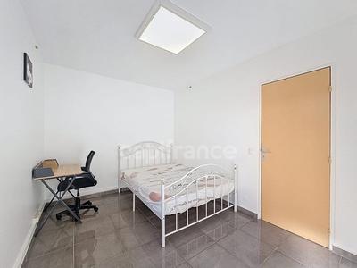 Appartement - 90 m² - 5 pièces