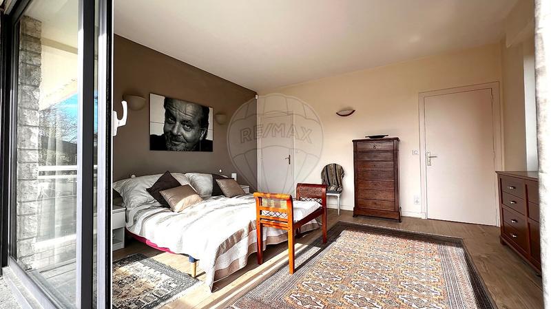 Propriété - 373 m² - 10 pièces