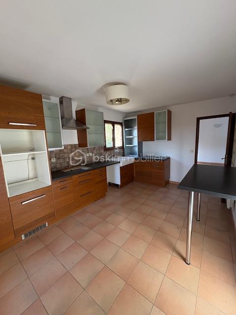 Maison traditionnelle - 155 m² - 7 pièces