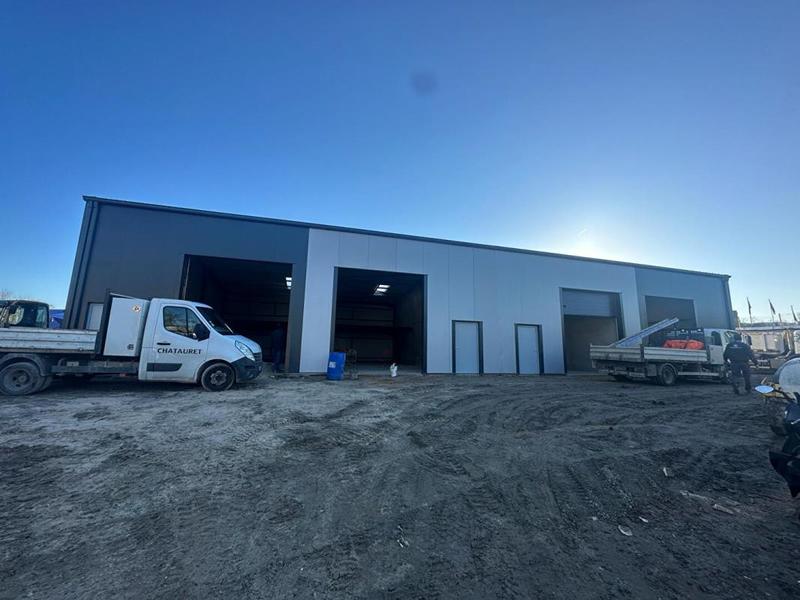 Local d'activité / Entrepôt - 170 m²