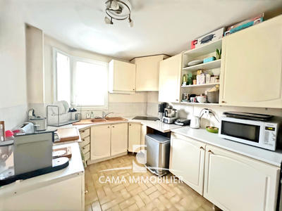 Maison - 99 m² - 6 pièces