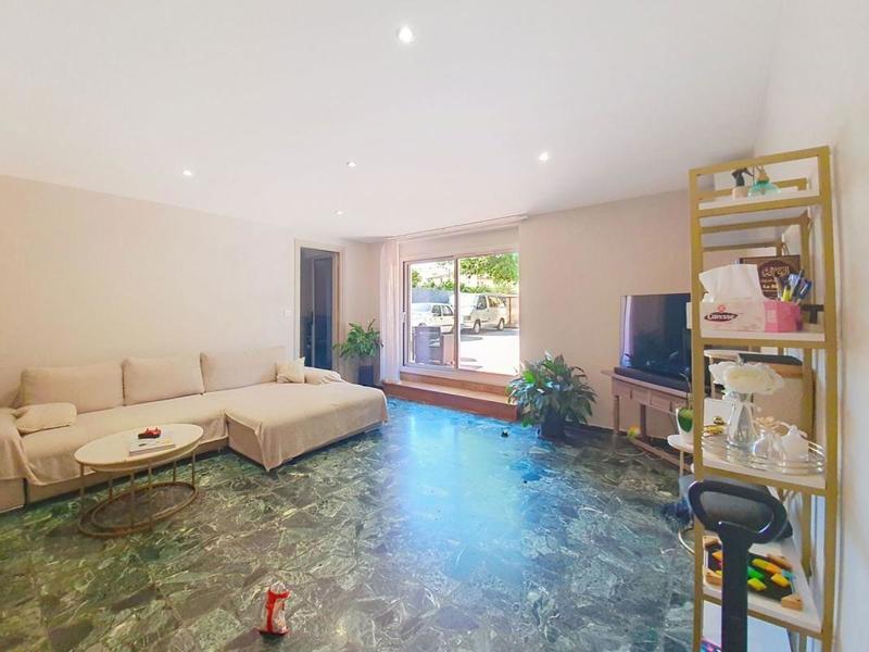 Maison - 195 m² - 7 pièces