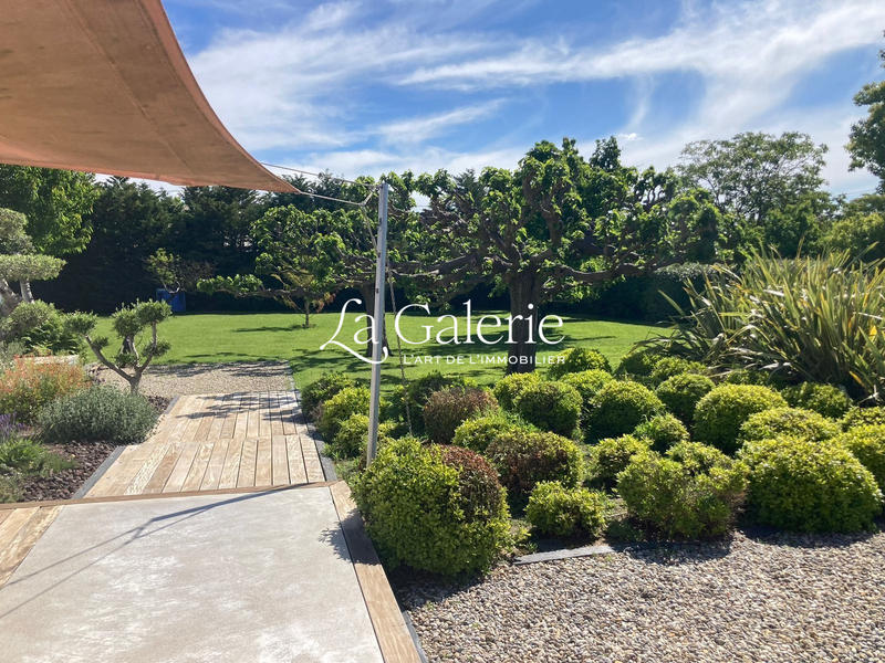 Villa - 295 m² - 7 pièces