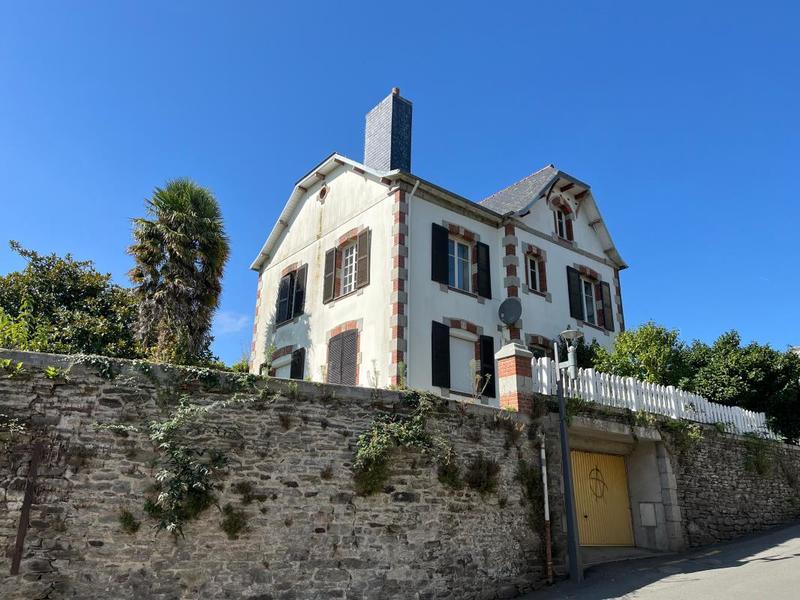 Maison - 134 m² - 7 pièces