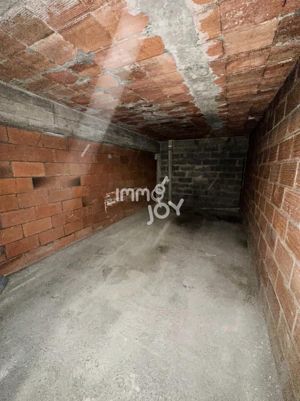 Parking / Garage - 16 m²