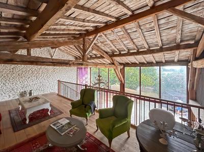 Maison - 325 m² - 8 pièces