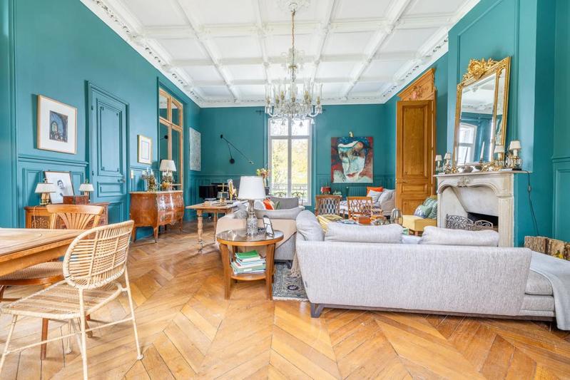 Studio - 185 m² - 5 pièces