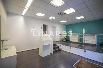 Local commercial - 125 m² - 6 pièces