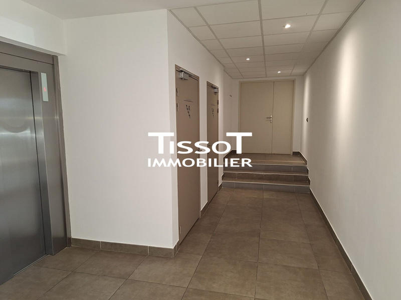 Bureau - 473 m² - 1 pièce