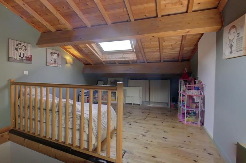 Maison - 239 m² - 7 pièces