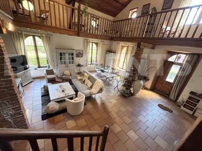 Maison de maîtres - 202 m² - 6 pièces