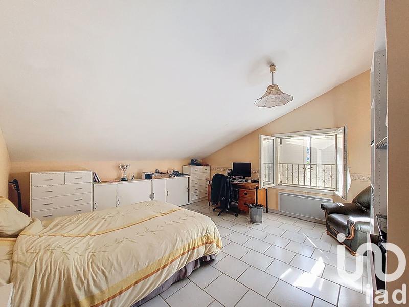 Maison - 176 m² - 8 pièces