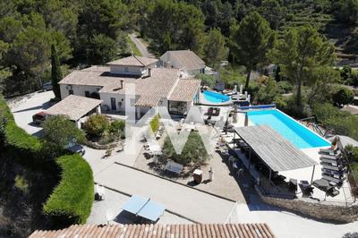 Maison chambre d'hôtes - 420 m² - 19 pièces