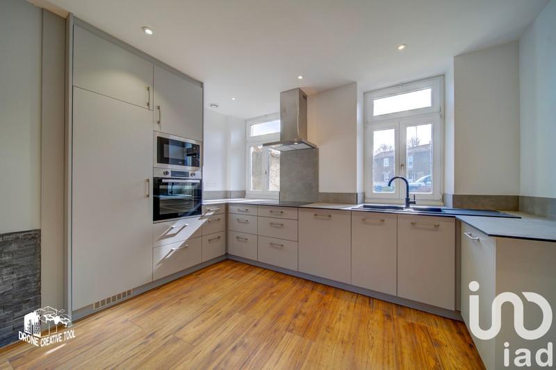 Maison - 306 m² - 13 pièces