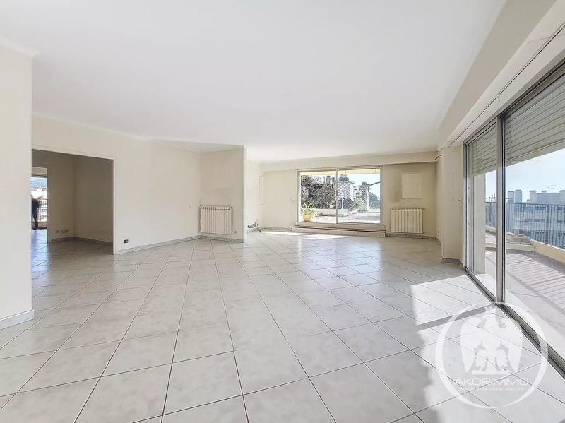 Appartement - 144 m² - 4 pièces