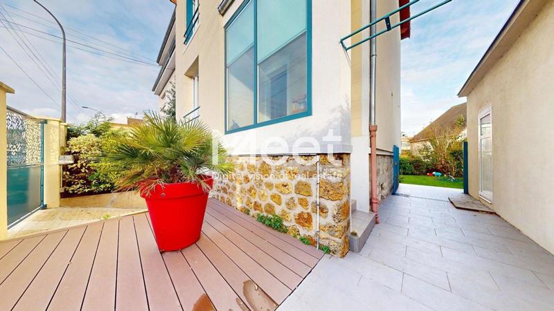 Maison - 94 m² - 5 pièces