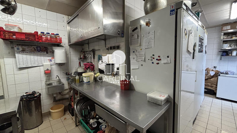 Local commercial - 117 m² - 4 pièces