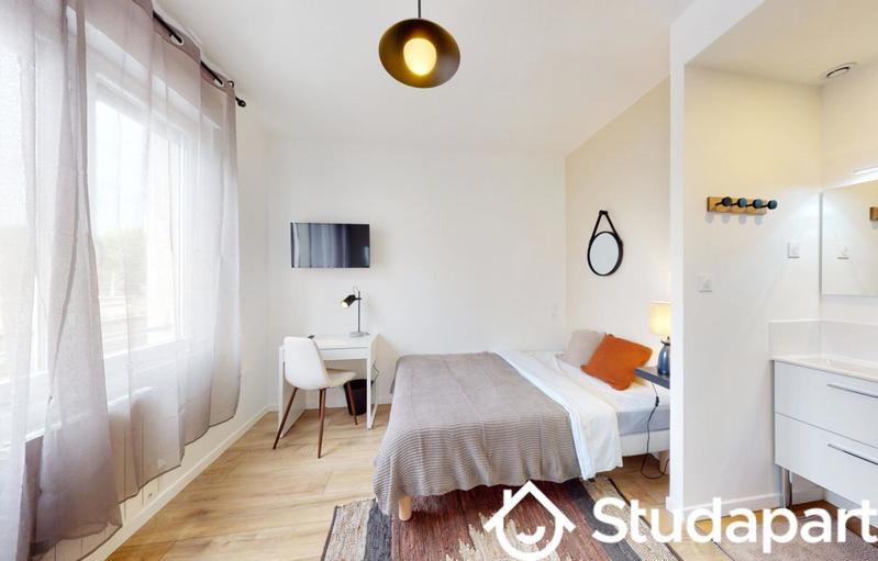 Chambre - 11 m² - 1 pièce