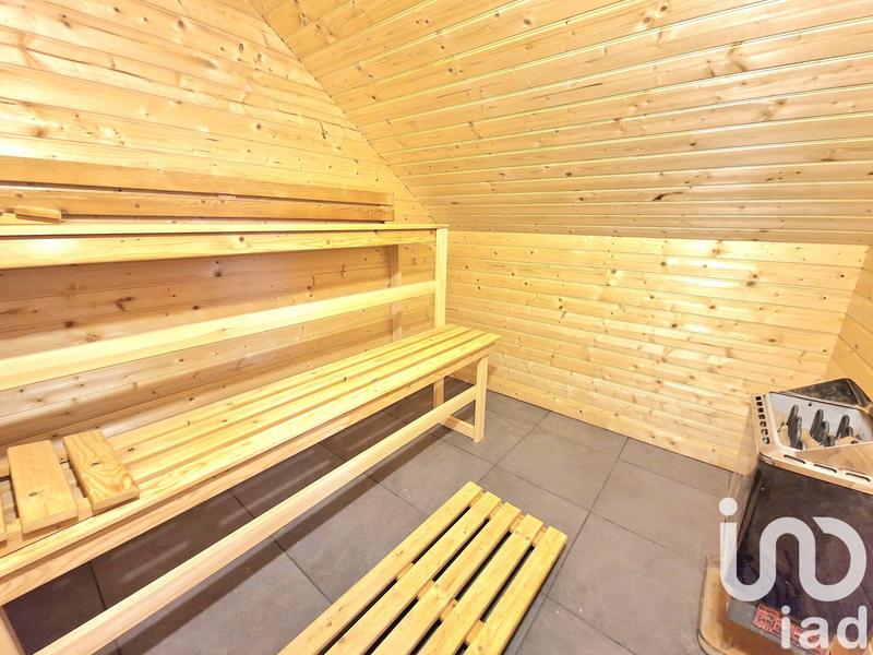 Maison - 351 m² - 12 pièces