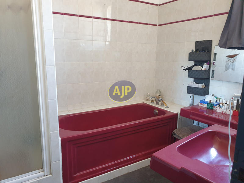 Maison - 169 m² - 6 pièces