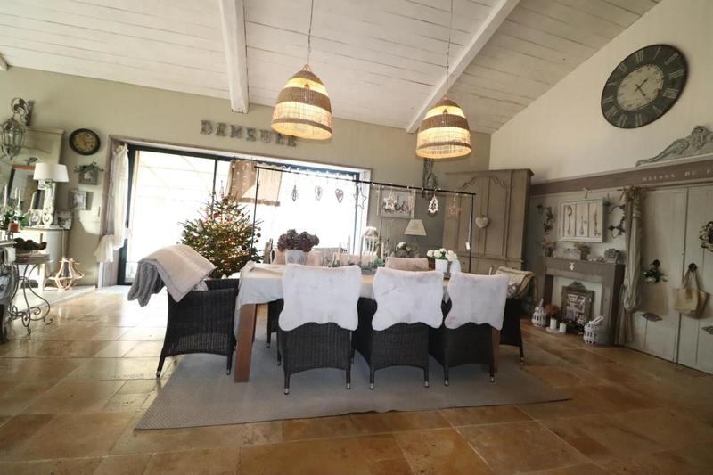 Maison en pierre - 350 m² - 8 pièces