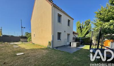 Maison - 93 m² - 5 pièces