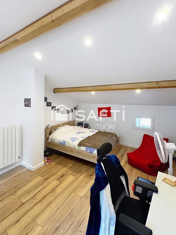 Maison - 198 m² - 7 pièces