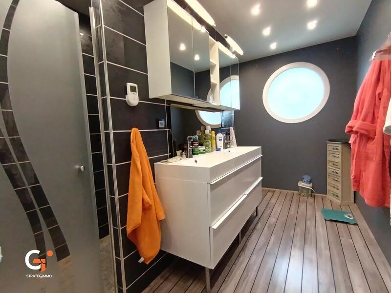 Maison - 190 m² - 9 pièces