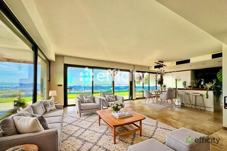 Maison - 140 m² - 5 pièces