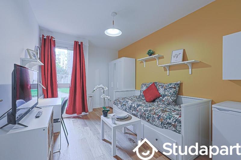 Chambre - 11 m² - 1 pièce