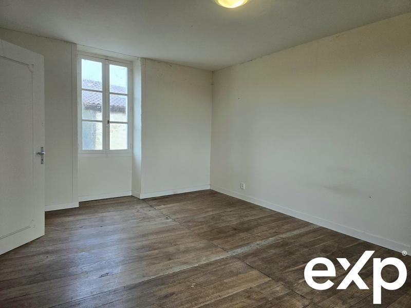 Maison - 287 m² - 12 pièces