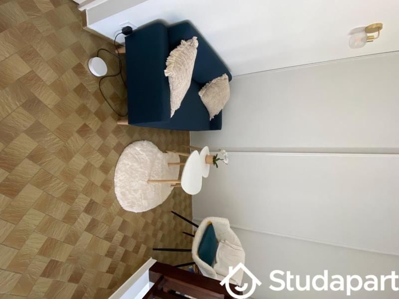 Chambre - 15 m² - 1 pièce