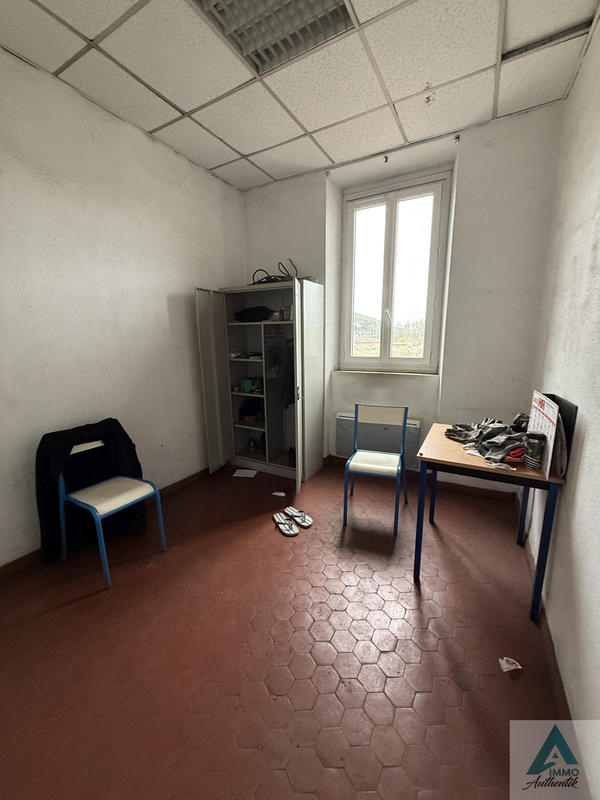 Local commercial - 700 m²