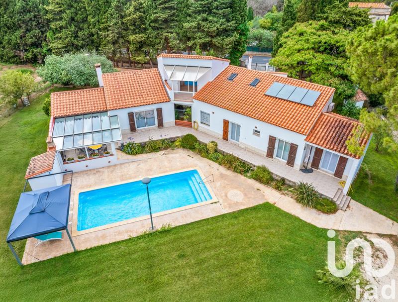 Maison - 238 m² - 8 pièces