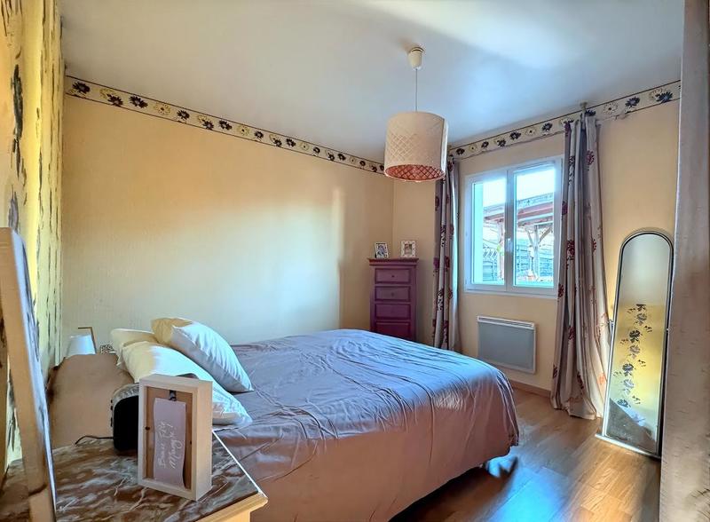 Villa - 90 m² - 5 pièces