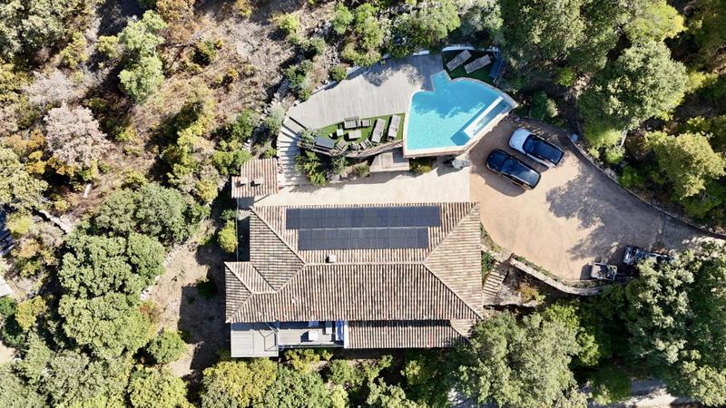 Villa - 220 m² - 8 pièces