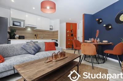 Chambre - 10 m² - 1 pièce