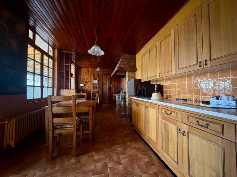 Maison - 273 m² - 9 pièces