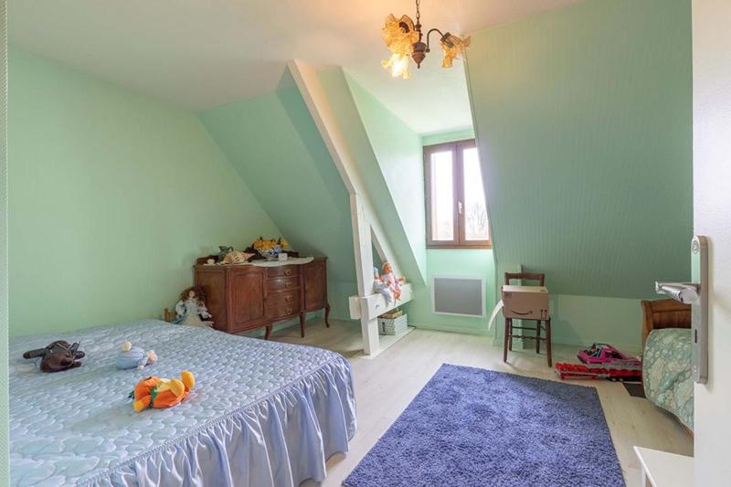 Maison - 185 m² - 8 pièces