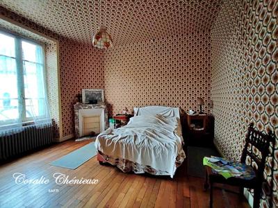 Maison - 232 m² - 8 pièces