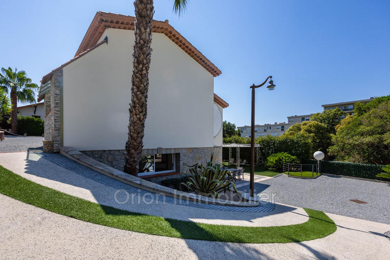 Maison - 215 m² - 6 pièces