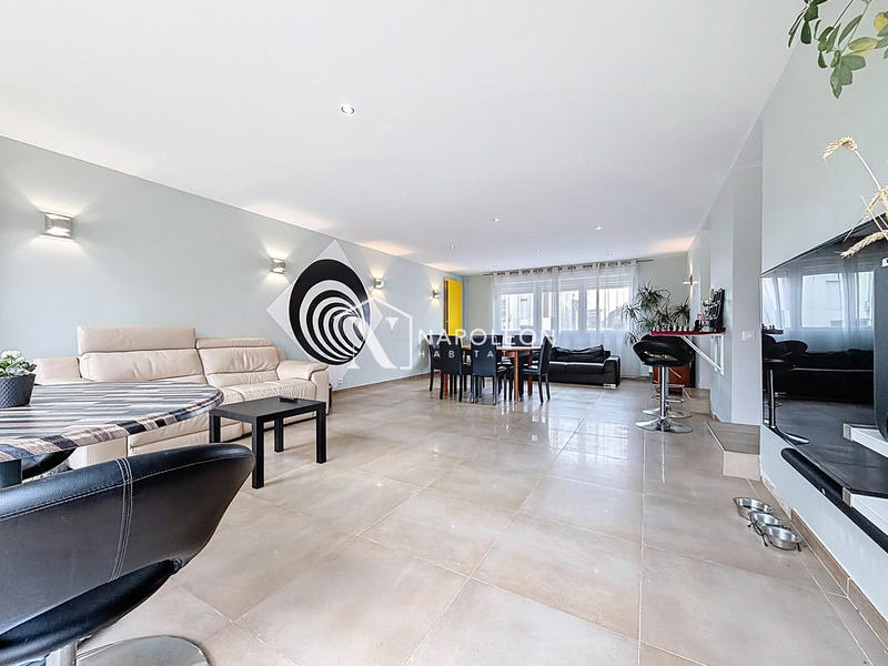 Maison - 147 m² - 6 pièces