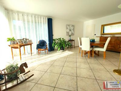 Pavillon - 330 m² - 6 pièces