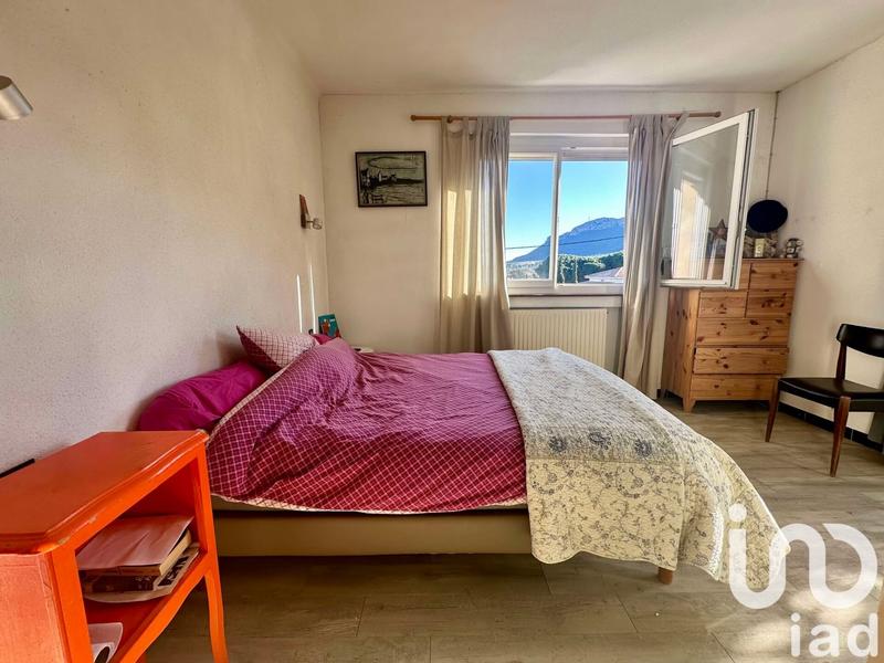 Maison - 200 m² - 8 pièces