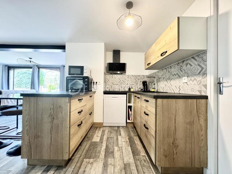 Demeure - 165 m² - 9 pièces