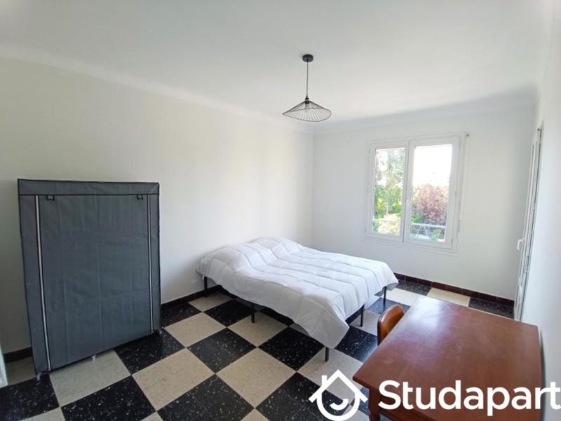 Chambre - 9 m² - 1 pièce