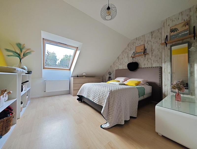 Maison - 162 m² - 8 pièces