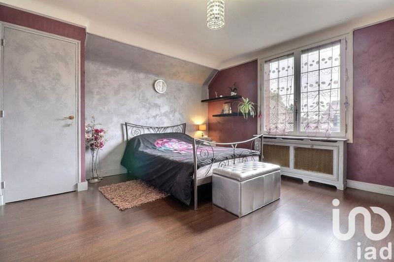 Maison - 180 m² - 8 pièces