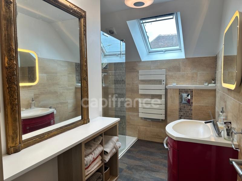 Maison - 167 m² - 7 pièces