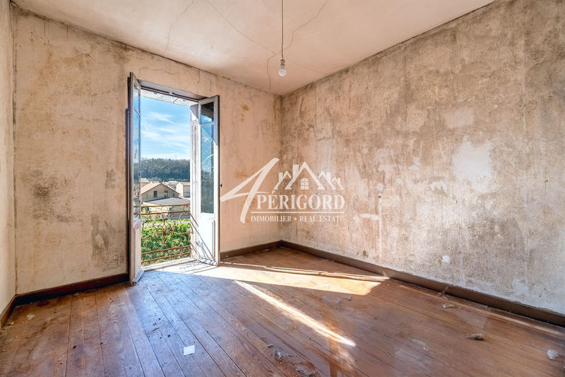 Maison - 311 m² - 15 pièces